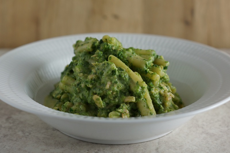 Pasta med spinat og laks