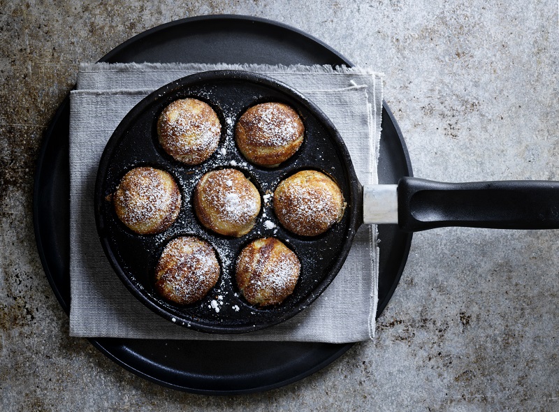 Veganske æbleskiver med passionsfrugt og hvid chokolade