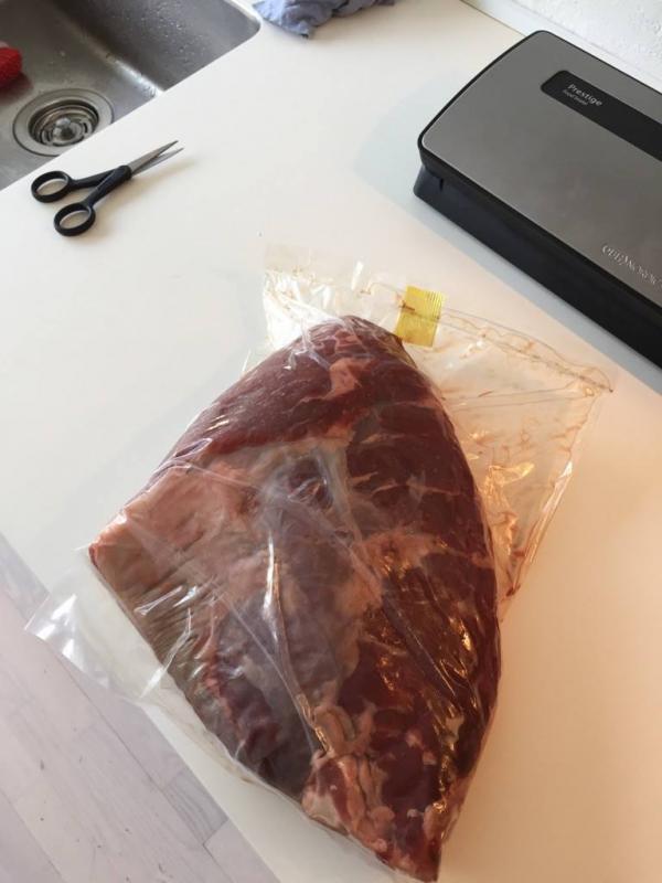 Vakuumpakket kød til sous vide brug