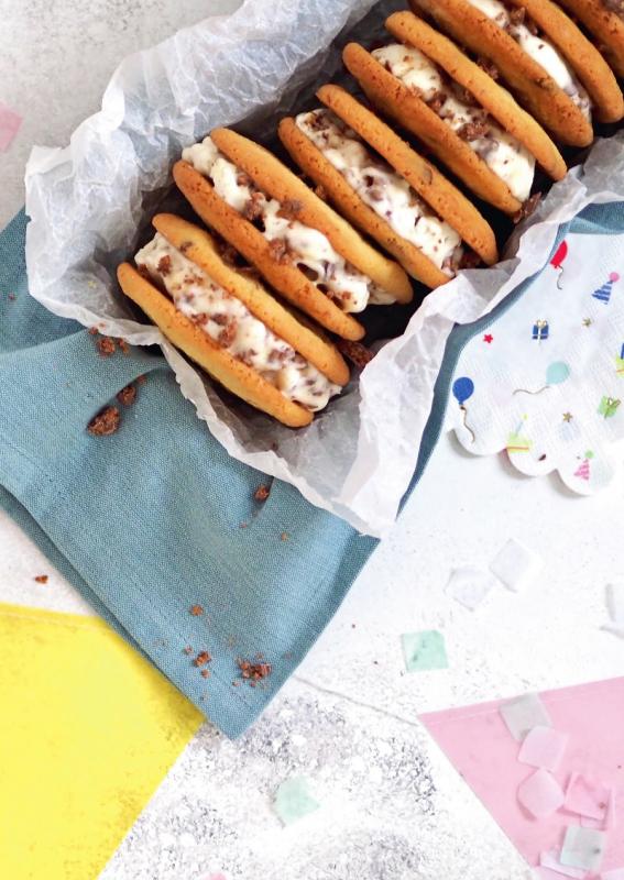 Cookies is sandwich