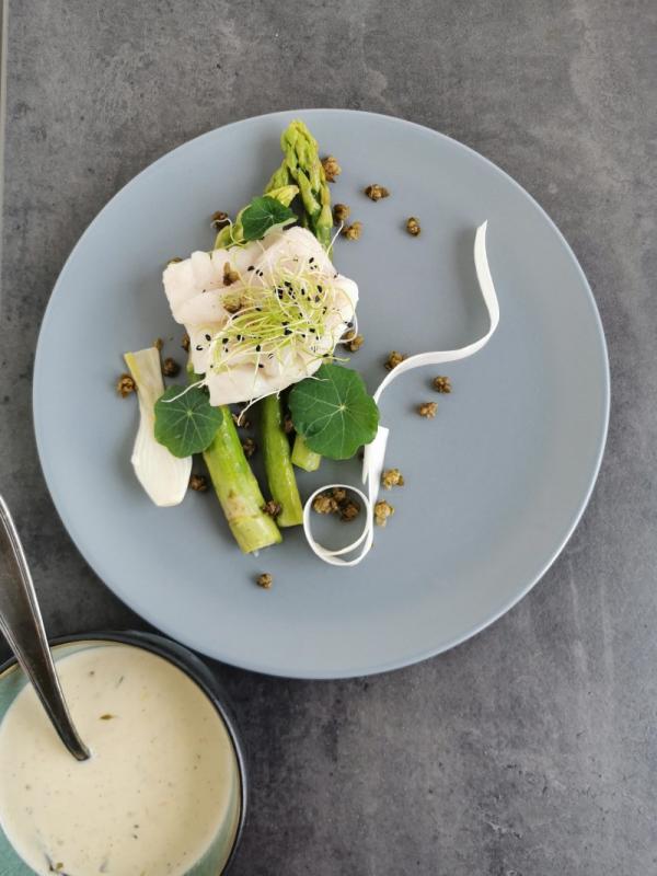 Dampet torskefilet med asparges