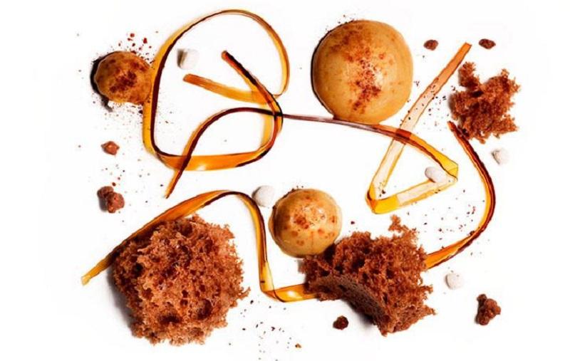 Espresso pasta med skum og chokoladekage