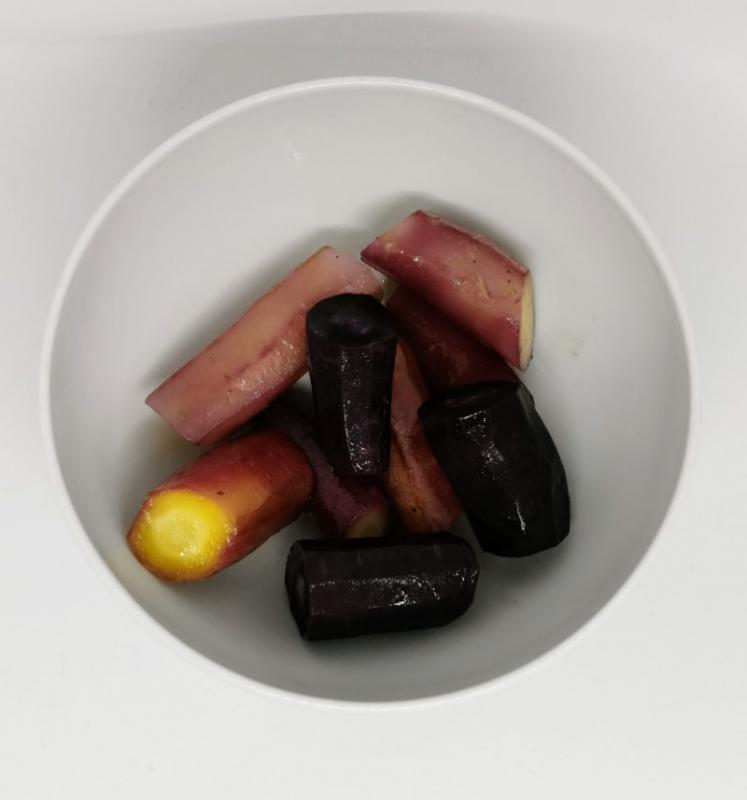 Farvede gulerødder sous vide