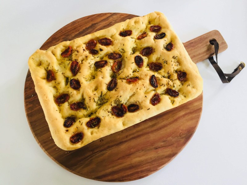 Foccacia med semi-dried tomater