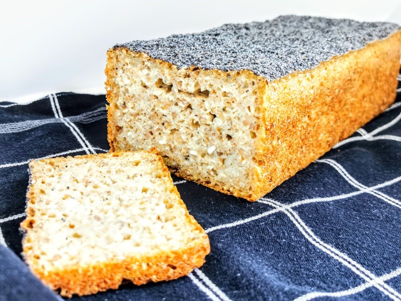 Hjemmebagt kernerugbrød uden surdej