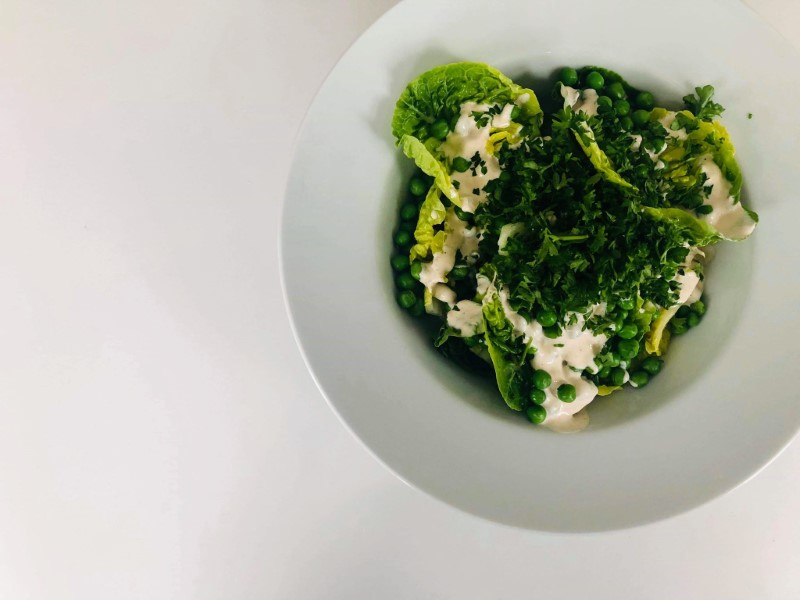 Hjertesalat med ærter og persille