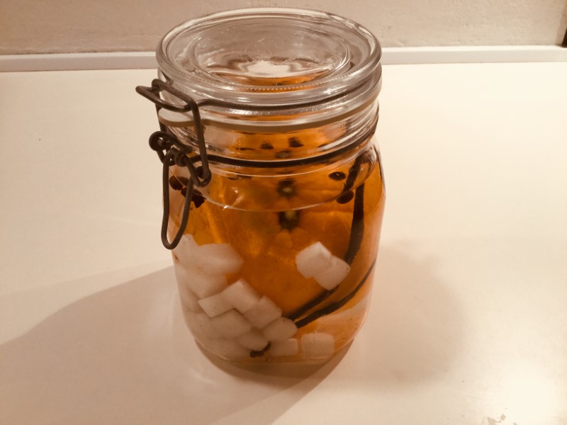 Julesnaps med kaffe og appelsin
