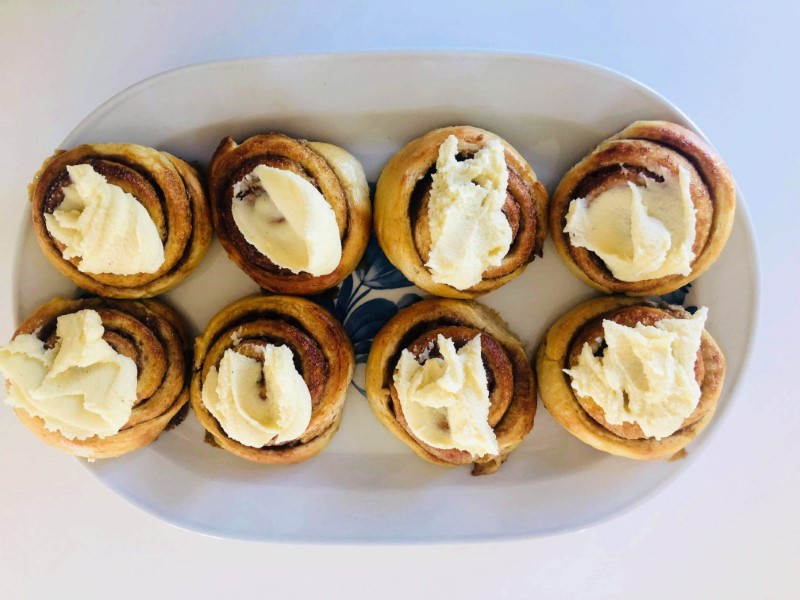 Kanelsnegle med frosting