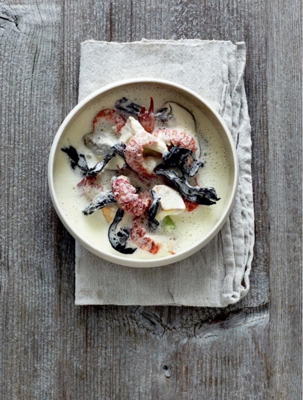 Krebs i cremet svampesauce