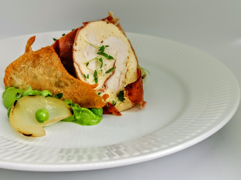 Kyllingerulle med soufflè fars