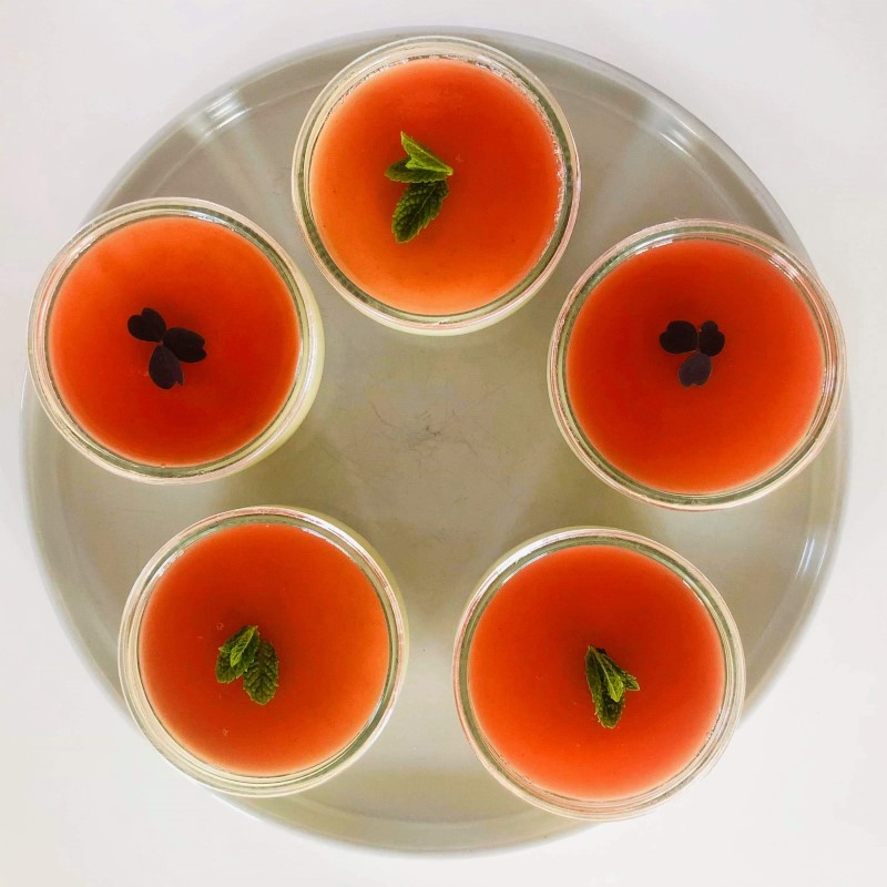 Panna cotta med rabarber