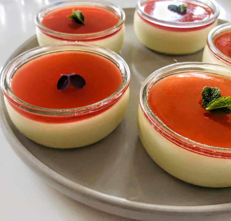 Panna cotta med rabarber