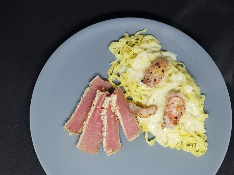 Pasta med tun, jomfruhummerhaler og citronbechamelsauce