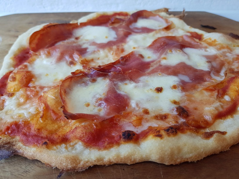 Pizza med skinke og trøffel