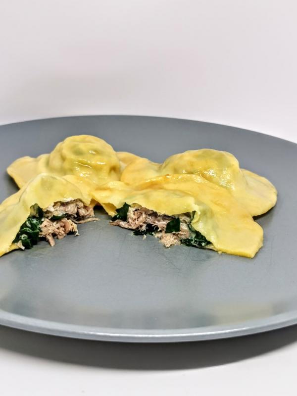 Ravioli med and, ricotta og spinat