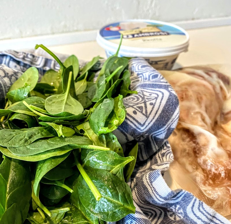 Ravioli med and, ricotta og spinat