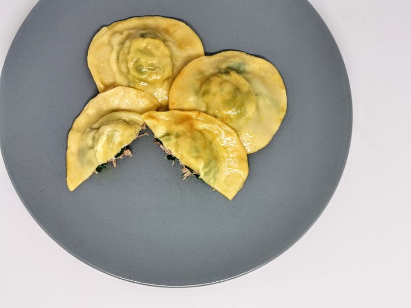 Ravioli med and, ricotta og spinat