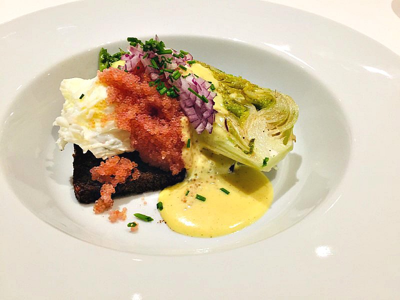 Stenbiderrogn med pocheret æg