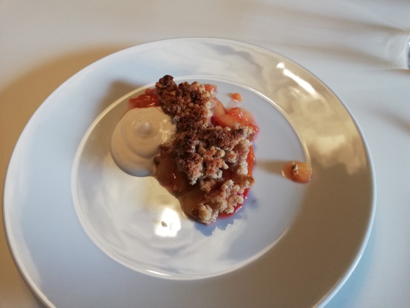 Blomme crumble