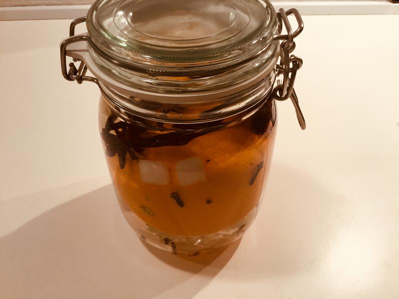 Julesnaps med appelsin og julekrydderier