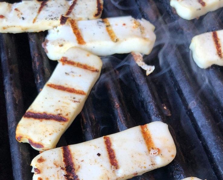 Grillet halloumi