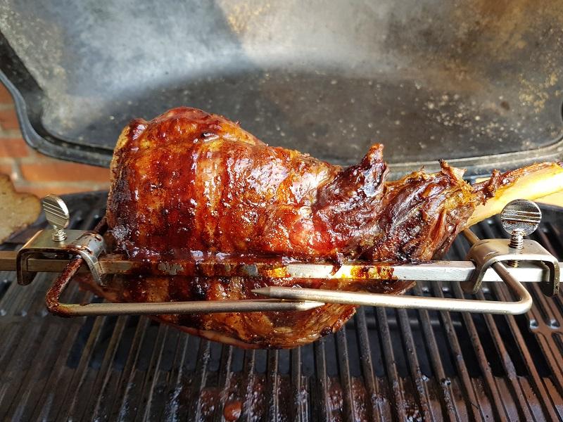 Langtidsstegt Lammekølle på grill