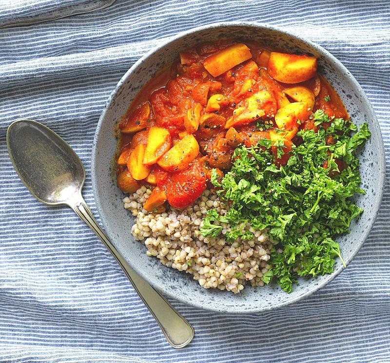 Svampe- og kartoffelragout med boghvede 