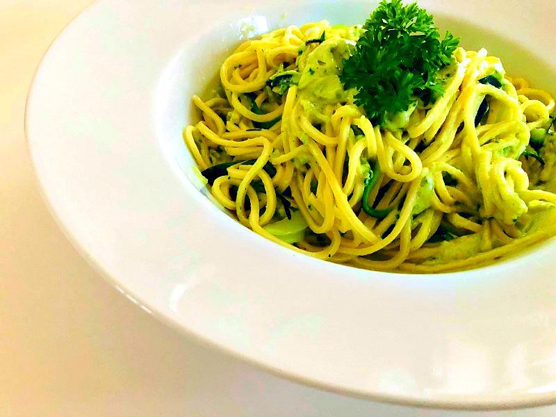 Tagliolini med squash og avocadocreme