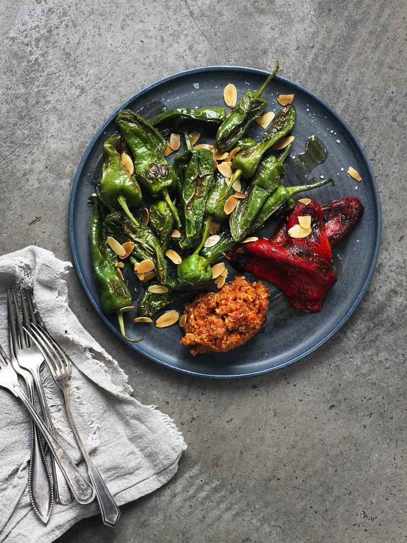 Padron peber med salsa romesco